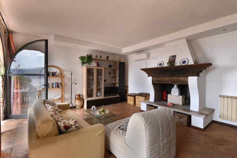 Beautiful villa with pool, patio & yard | Pet-friendly — photo 4