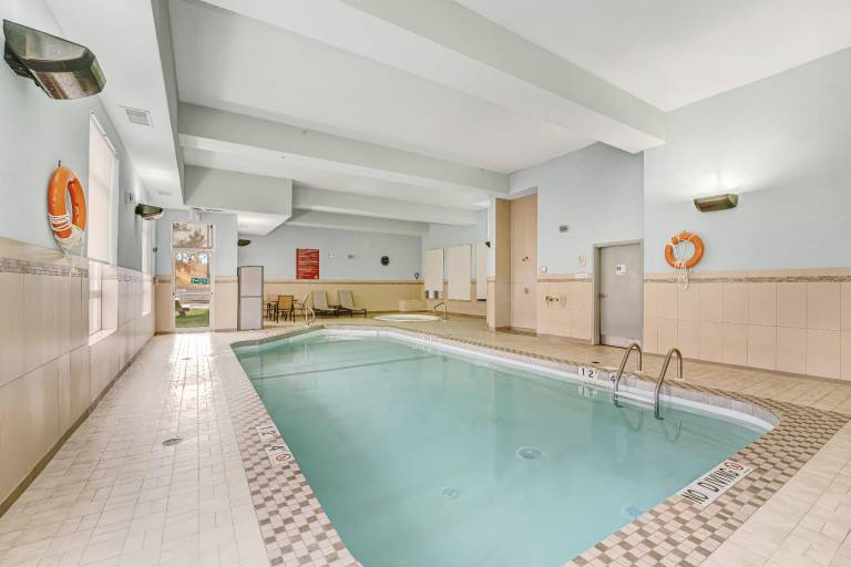 Holiday Inn Express Hotel & Suites-Edmonton South By IHG — photo 3
