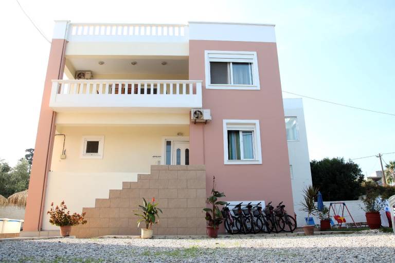 Villa with private pool, garden & barbeque | Suitable for remote work in Platanias