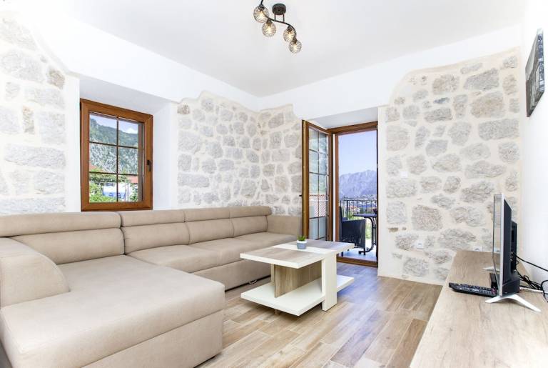 Aparthotel Kotor