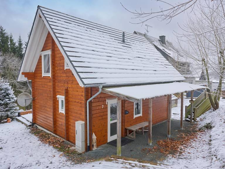 Modernes Holzhaus im Sauerland mit Sauna
