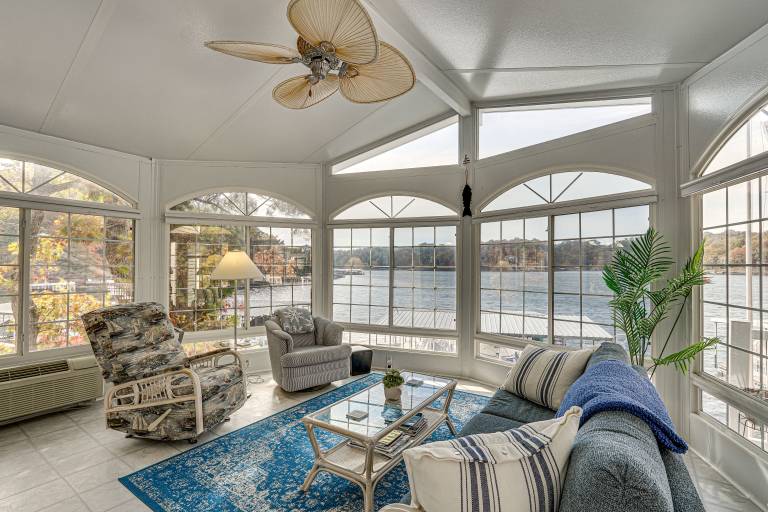 Fireplace, Deck & Grill: Lake Ozark Family Retreat — photo 2
