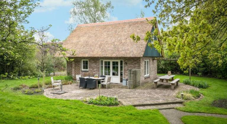 Vacation home with pool in Kalenberg