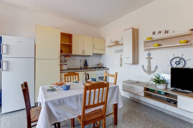 Rental apartment with patio & BBQ | Sea view | Beach nearby | Pets allowed — photo 3