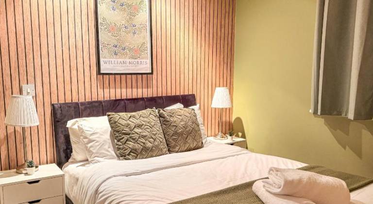 Tutu Suite - Stylish & Quiet City Centre 2 Bed Apartment I Free private Parking & Fast WiFi in Cardiff