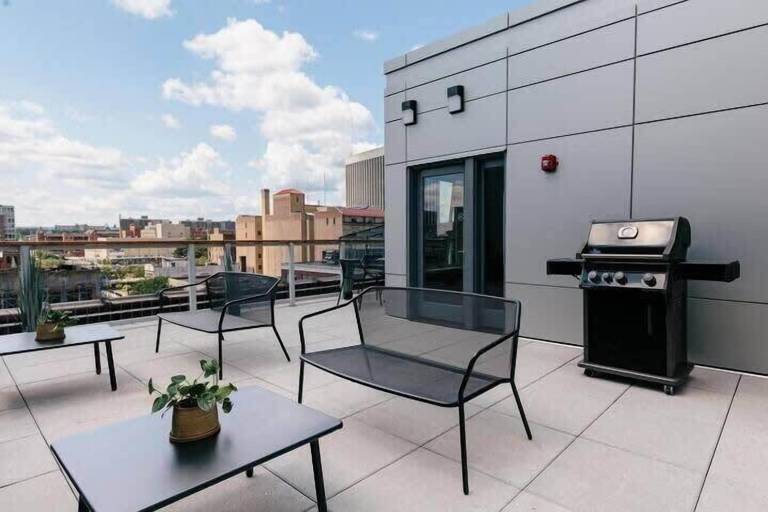Apartment  Newark