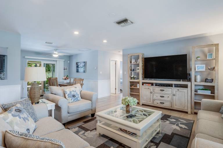 House Pelican Bay