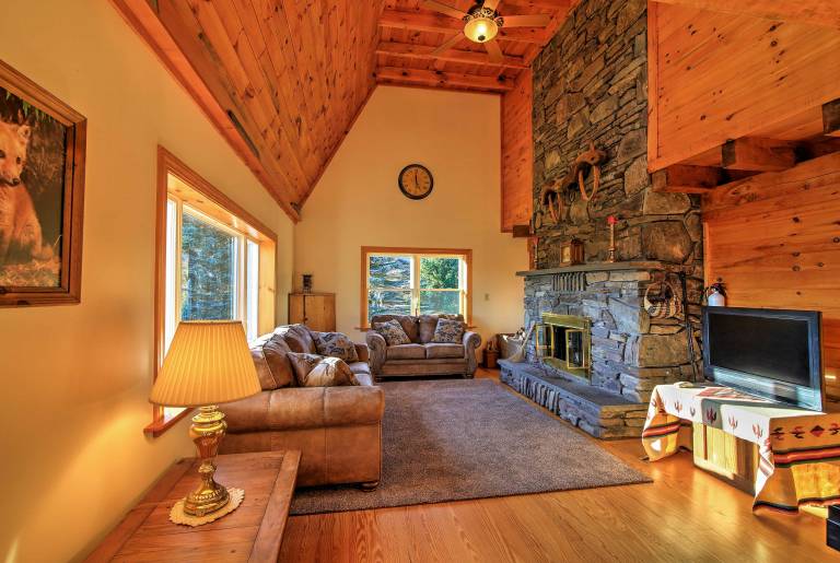 'Bearpen Lodge' on 125 Acres - Near Belleayre Mtn! — photo 3