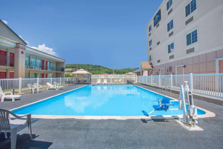 Microtel Inn & Suites by Wyndham Harrisonburg — photo 2
