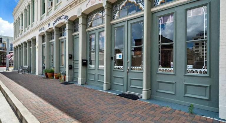Modern Downtown Galveston Loft, Walk to The Strand — photo 5
