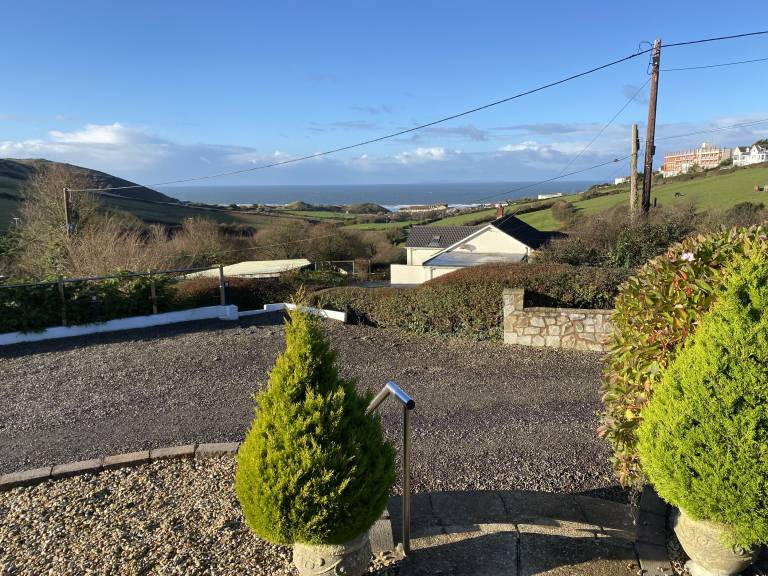 Cottage with garden | Beach view — photo 3