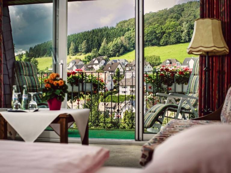Doppelzimmer mit Balkon Wilzenbergseite