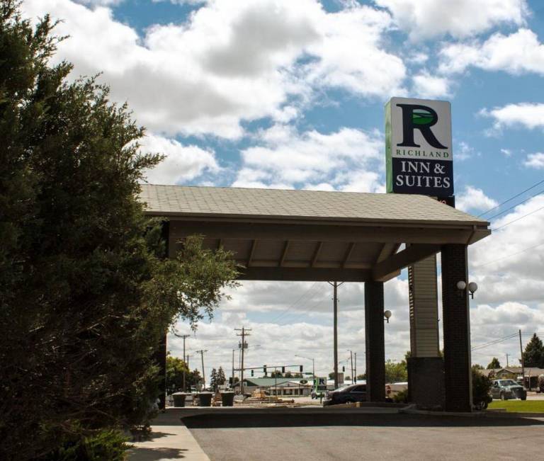 Richland Inn and Suites in Sidney, MT
