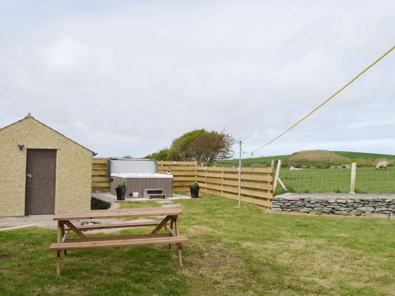 Cottage  Llanfaethlu