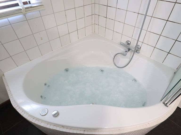 Gite with hot tub, sauna and stunning views — photo 4