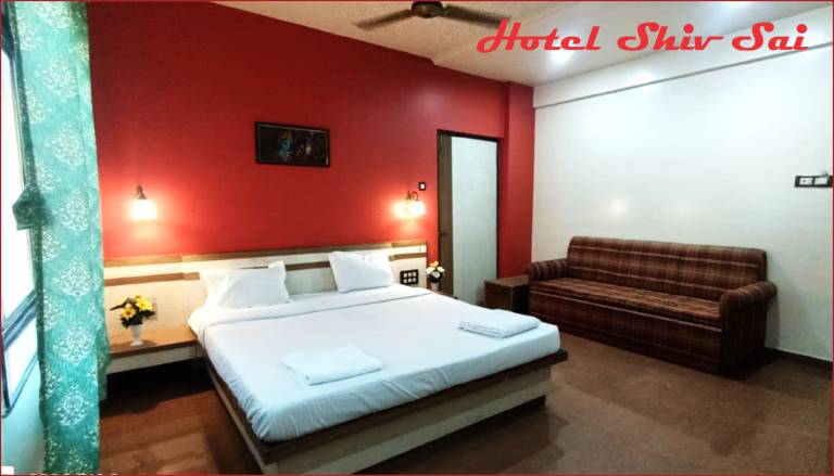Hotel Shiv Sai in Rahata