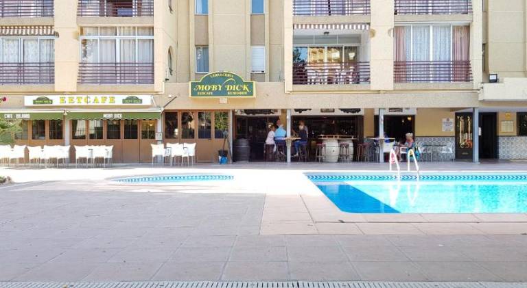 Holiday apartment with pool | Pets allowed in Benidorm