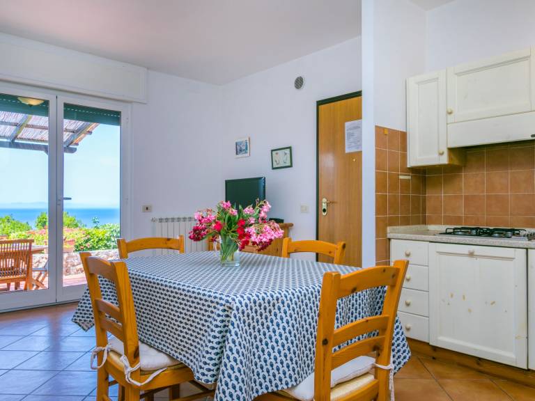 Rental apartment with garden, BBQ & terrace | Sea view — photo 5