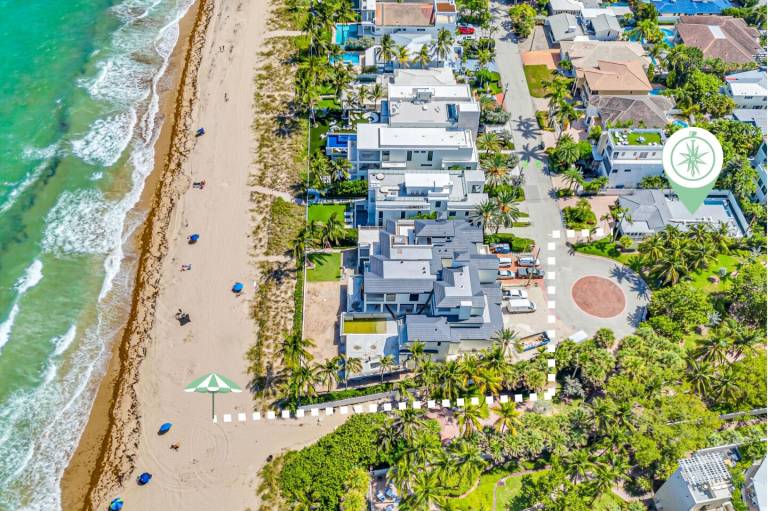 Family-oriented charming vacation home with hot tub, private pool & grill | Next to the beach | Dogs allowed — photo 4