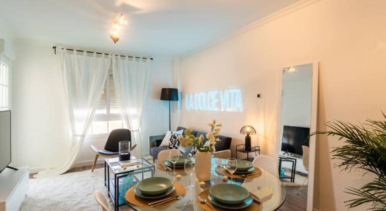 Apartment with pool | Suitable for remote work — photo 2