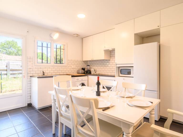 House with terrace, yard & BBQ — photo 4