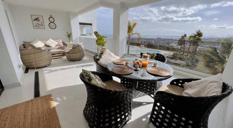 Holiday apartment with pool in Estepona