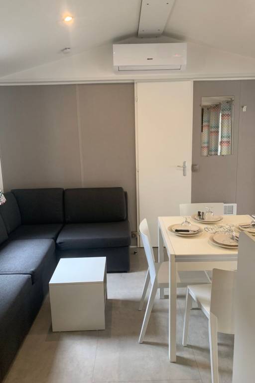 Wonderful holiday apartment with barbeque, heated pool & yard | Sea view | Next to the beach | Dogs allowed — photo 3