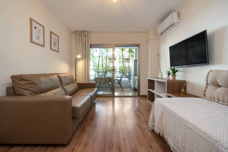 Apartment 'Salou - 111' with Shared Pool, Wi-Fi and Air Conditioning — photo 5