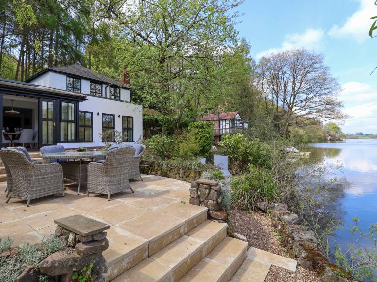 Cottage with yard, jacuzzi & barbecue — photo 2