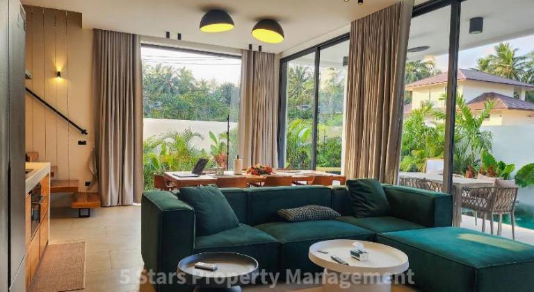 Villa with pool — photo 3