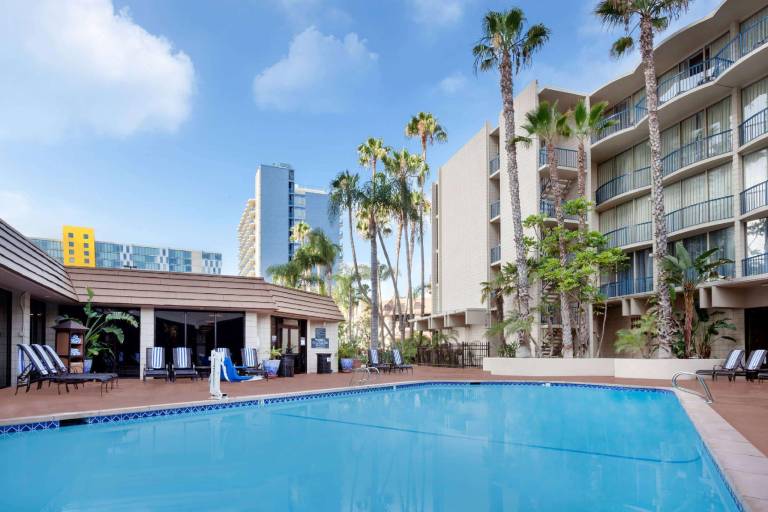 Wyndham San Diego Bayside — photo 4