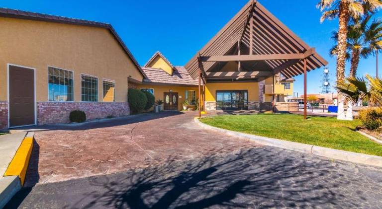Comfort Inn & Suites Mojave — photo 4