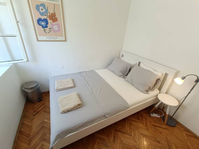 Privatzimmer in Stari Grad für max. 2 Personen Privatzimmer in Stari Grad für max. 2 Personen