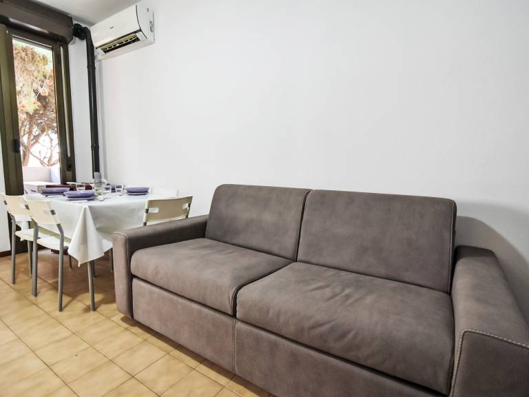 Apartment with 1 room for 4 persons — photo 2