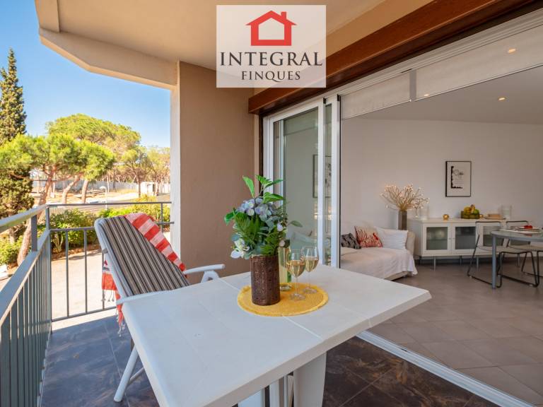 Holiday apartment with 2 rooms for 4 persons in Calella