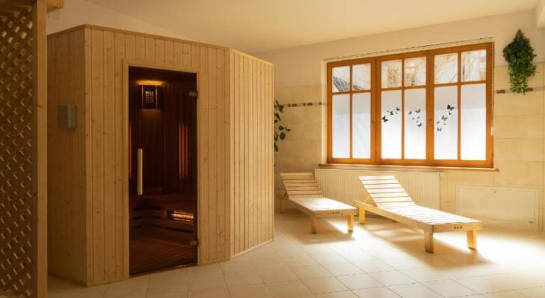 Serviced apartment with yard, sauna & patio | Pet-friendly — photo 5