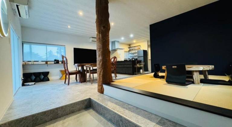Ample villa with pool & hot tub | Dogs allowed — photo 3