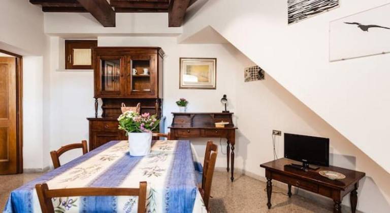 Pleasant serviced apartment with terrace & yard | Next to Santa Maria della Spina | Pets allowed — photo 3
