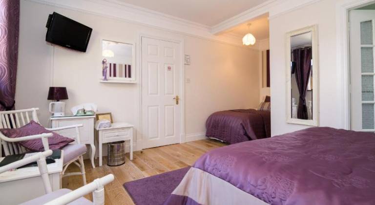 Cois Li Accommodation