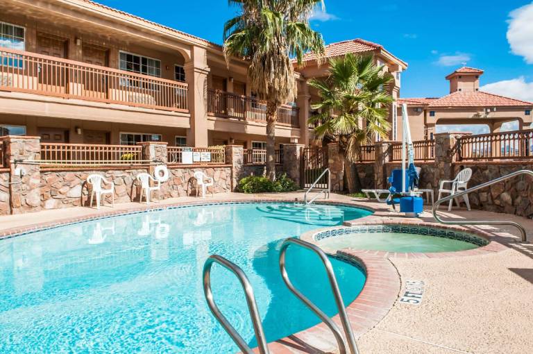 Quality Inn & Suites Las Cruces - University Area — photo 2