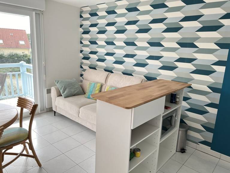 Bright studio near beach, pets allowed, private parking — photo 5