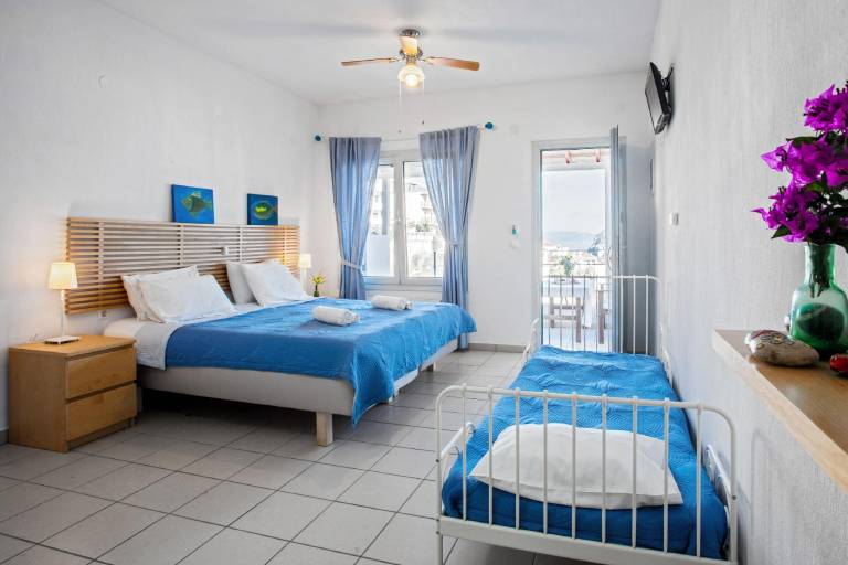 Charming serviced apartment with yard, terrace & pool | Dogs allowed — photo 2