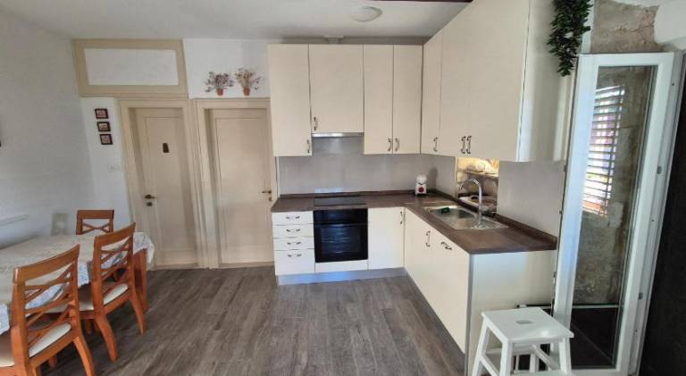 Apartment with 2 rooms for 4 persons — photo 4