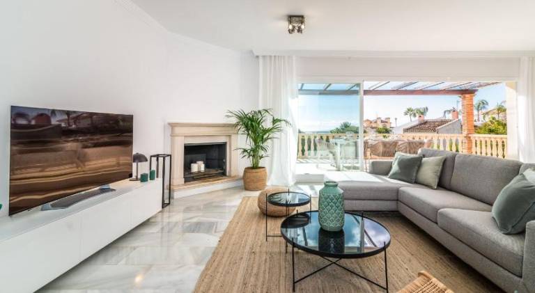 Andalusian Sun Villa with Private Pool & BBQ - EaW Homes — photo 2