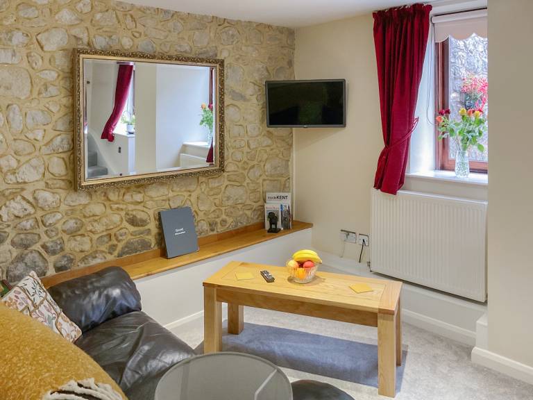 Child-friendly lovely cottage | River view | Pet-friendly — photo 2