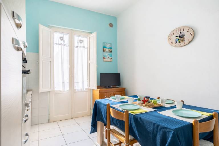 Holiday apartment with 2 rooms for 6 persons — photo 2