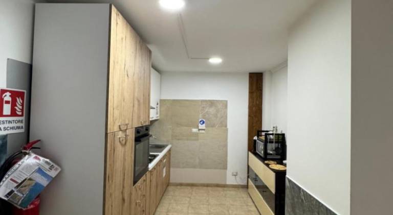 Apartment with patio, private pool & yard — photo 3