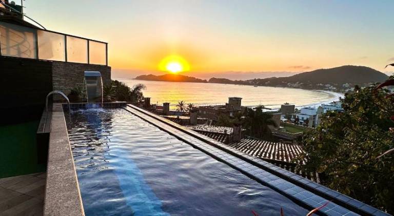 Ample vacation home with pool | Beach nearby | Dogs allowed — photo 3