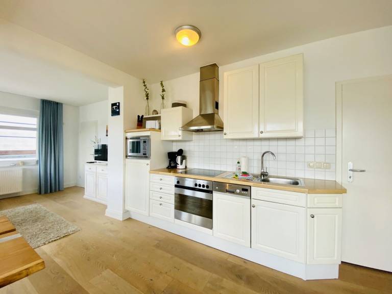 Herzlich willkommen in der Ferienwohnung Binzer Seeblick im  Haus Jahreszeiten! — photo 5
