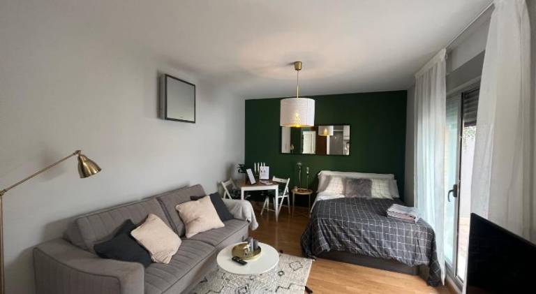 Apartment with patio | Close to Málaga Cathedral | Good for workation | Pets are welcome in Málaga